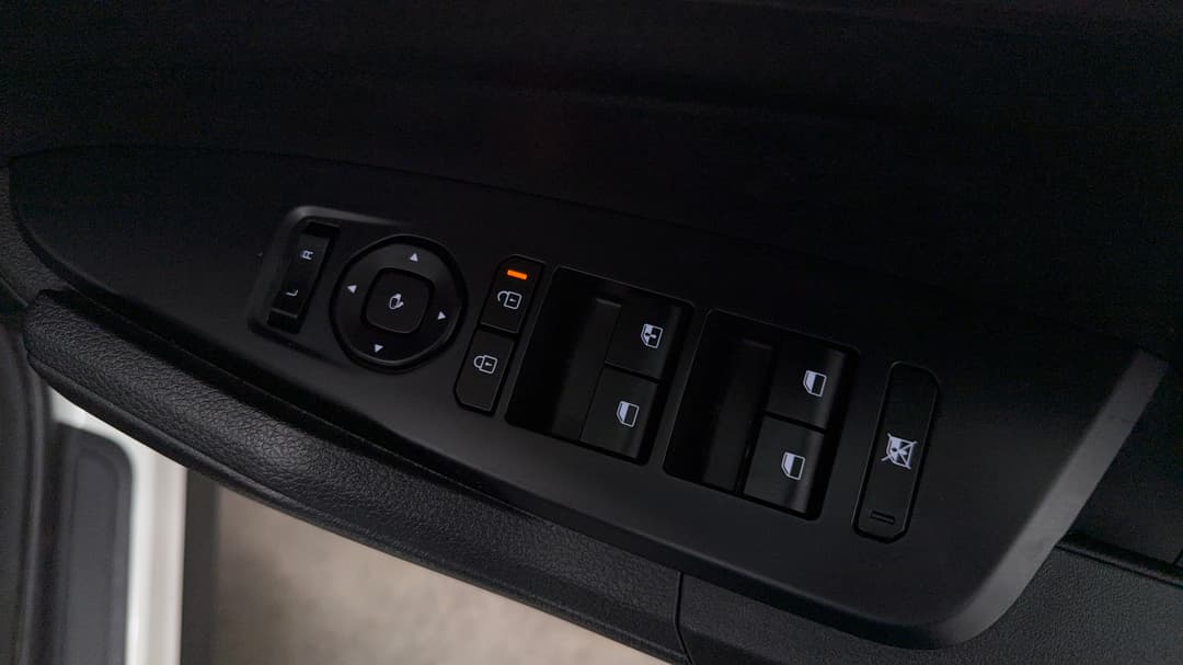 2025 Kia Sportage S (FWD), Automatic, 5491 km, Drivers Side Door Panel Controls