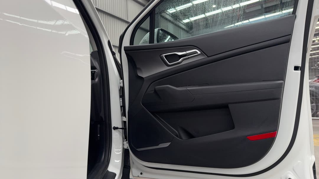 2025 Kia Sportage S (FWD), Automatic, 5491 km, Speaker View