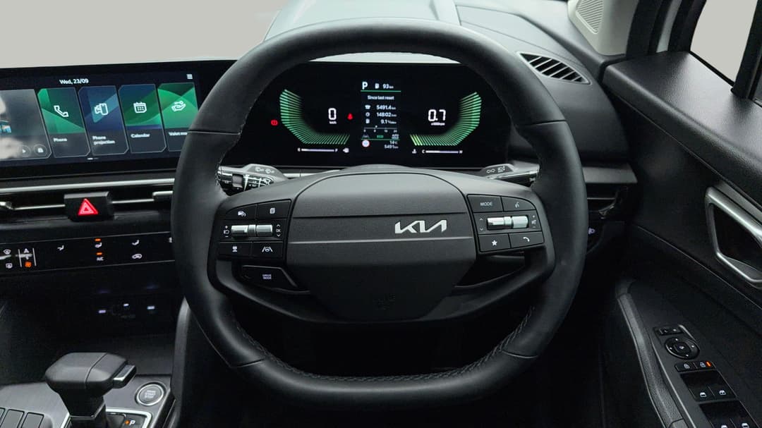 2025 Kia Sportage S (FWD), Automatic, 5491 km, Steering Wheel Close-up