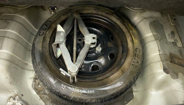 2014 Maruti Alto K10 VXI, Petrol, Manual, 97,314 km, Dicky (Boot door) - Tool missing