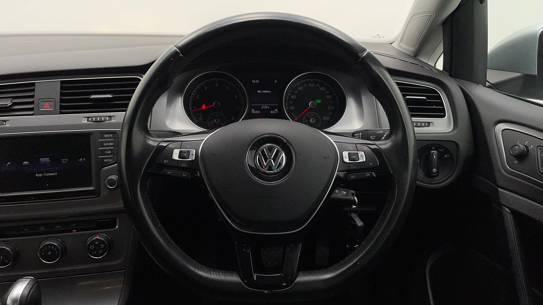 2017 Volkswagen Golf 92 Tsi Trendline, Automatic, 90201 km, Steering Wheel Close-up