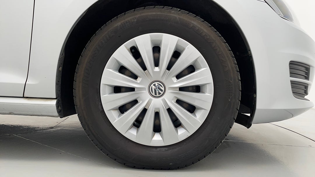 2017 Volkswagen Golf 92 Tsi Trendline, Automatic, 90201 km, Right Front Wheel