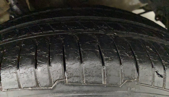 2014 Maruti Ertiga ZXI, Petrol, Manual, 62,134 km, Left Front Tyre Tread