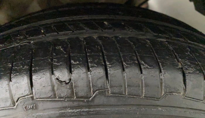 2014 Maruti Ertiga ZXI, Petrol, Manual, 62,134 km, Left Rear Tyre Tread