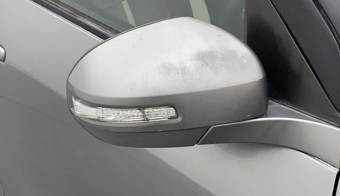 2013 Maruti Swift VXI, Petrol, Manual, 55,976 km, Right rear-view mirror - Indicator light has minor damage