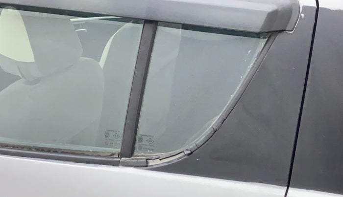 2013 Maruti Swift VXI, Petrol, Manual, 55,976 km, Rear left door - Weather strip has minor damage