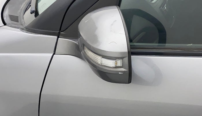 2013 Maruti Swift VXI, Petrol, Manual, 55,976 km, Left rear-view mirror - Indicator light has minor damage