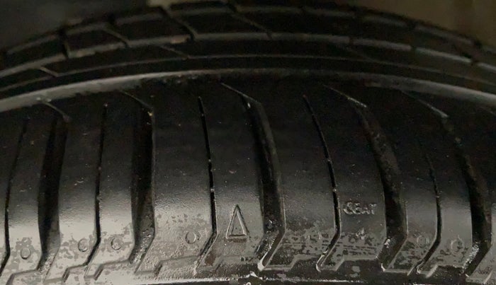 2018 Mahindra KUV 100 NXT K8 D 6 STR, Diesel, Manual, 47,726 km, Left Front Tyre Tread