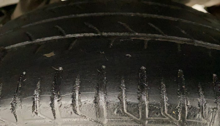 2018 Mahindra KUV 100 NXT K8 D 6 STR, Diesel, Manual, 47,726 km, Left Rear Tyre Tread