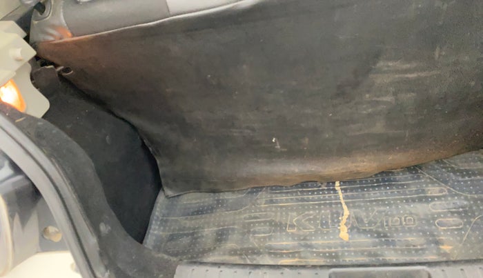 2018 Mahindra KUV 100 NXT K8 D 6 STR, Diesel, Manual, 47,726 km, Dicky (Boot door) - Parcel tray missing