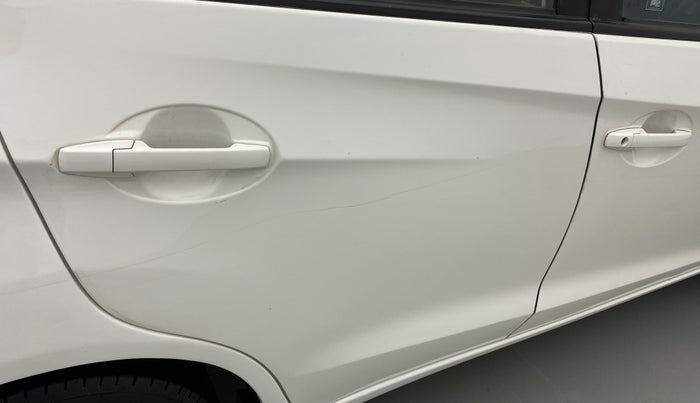 2014 Honda Amaze 1.2L I-VTEC S, Petrol, Manual, 1,11,164 km, Right rear door - Minor scratches