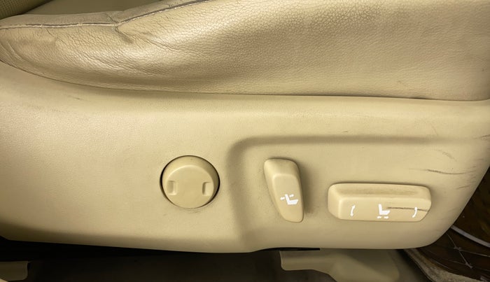 2016 Toyota Camry HYBRID, Petrol, Automatic, 87,702 km, Driver Side Adjustment Panel