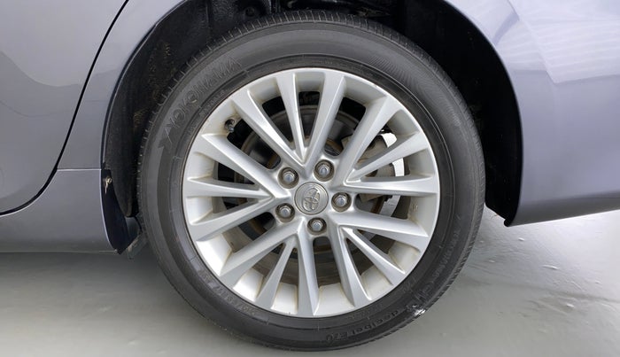 2016 Toyota Camry HYBRID, Petrol, Automatic, 87,702 km, Left Rear Wheel