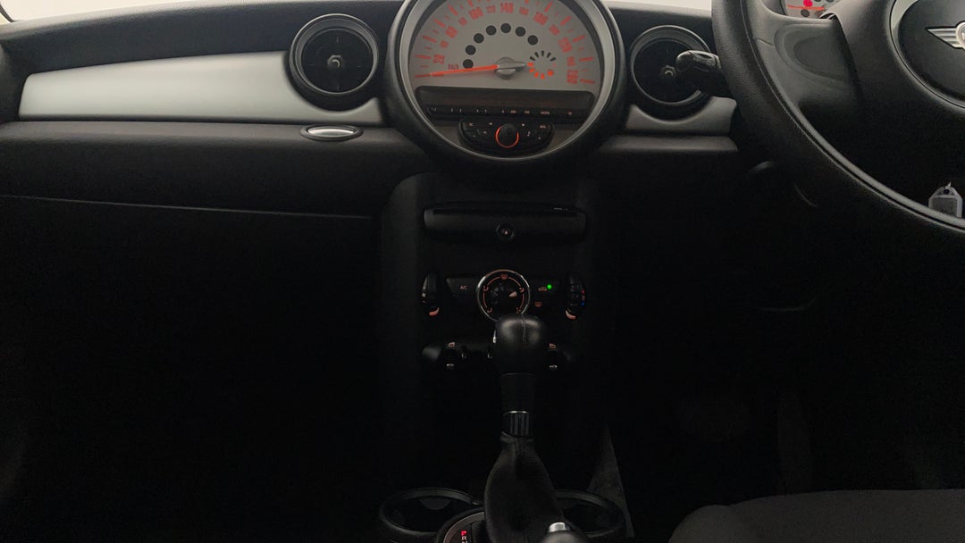 2012 MINI Cooper Ray, Automatic, 137877 km, Center Console
