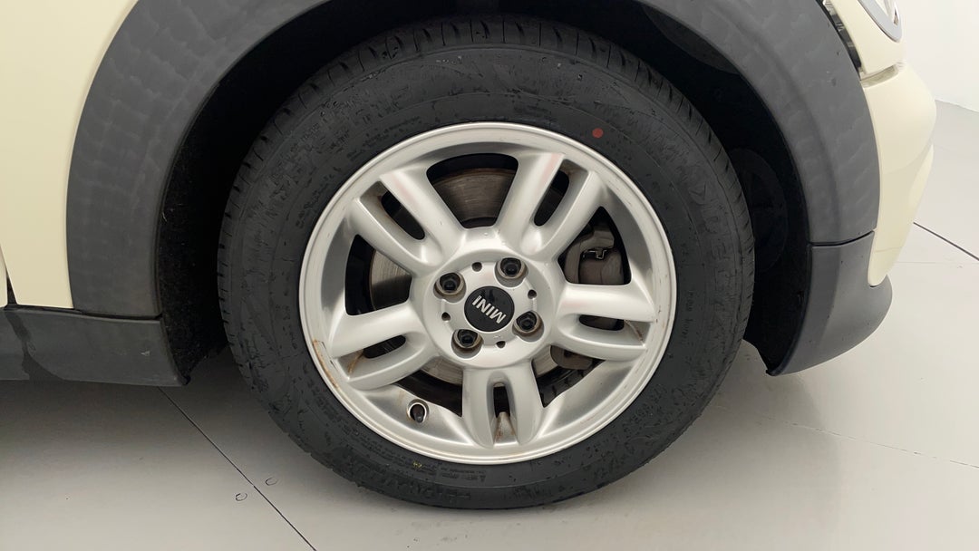 2012 MINI Cooper Ray, Automatic, 137877 km, Right Front Wheel