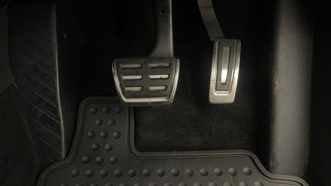 2020 Volkswagen Tiguan Allspace 162 Tsi Highline, Automatic, 114168 km, Pedals and Footmat