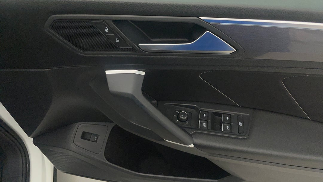 2020 Volkswagen Tiguan Allspace 162 Tsi Highline, Automatic, 114168 km, Drivers Side Door Panel Controls