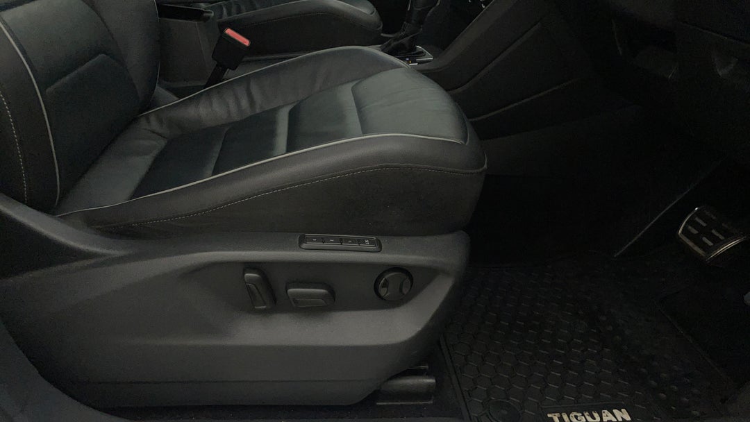 2020 Volkswagen Tiguan Allspace 162 Tsi Highline, Automatic, 114168 km, Drivers Side Adjustment Panel