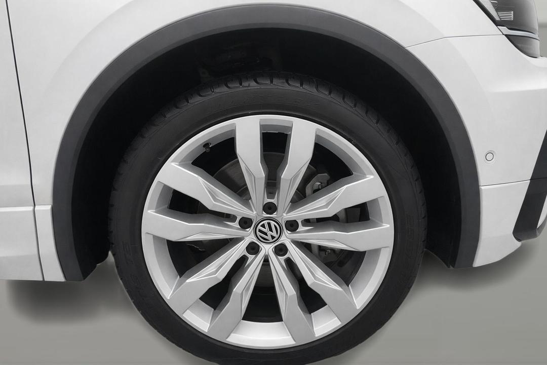 2020 Volkswagen Tiguan Allspace 162 Tsi Highline, Automatic, 114168 km, Right Front Wheel