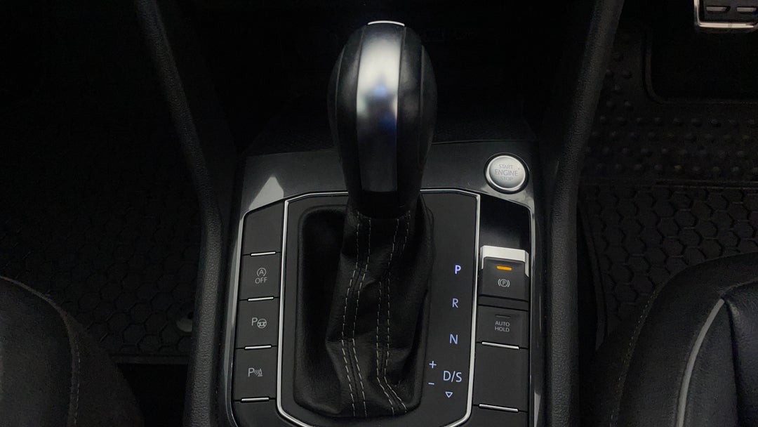 2020 Volkswagen Tiguan Allspace 162 Tsi Highline, Automatic, 114168 km, Gear Lever 