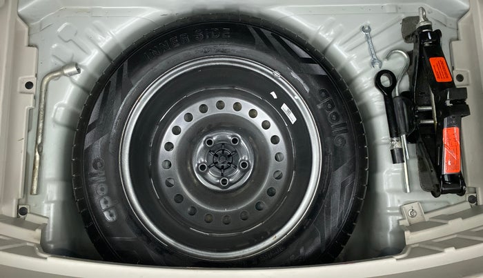2019 Mahindra XUV300 1.2 W4 MT, Petrol, Manual, 18,143 km, Spare Tyre