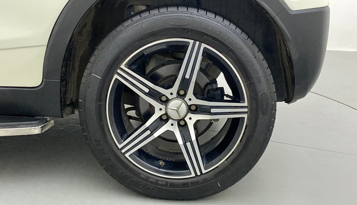 2019 Mahindra XUV300 1.2 W4 MT, Petrol, Manual, 18,143 km, Left Rear Wheel