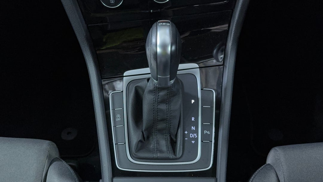 2015 Volkswagen Golf 103 Tsi Highline, Automatic, 55091 km, Gear Lever 