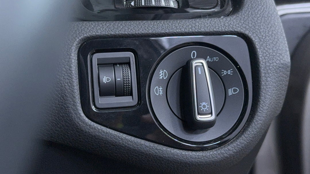 2015 Volkswagen Golf 103 Tsi Highline, Automatic, 55091 km, Utility Switches/Buttons