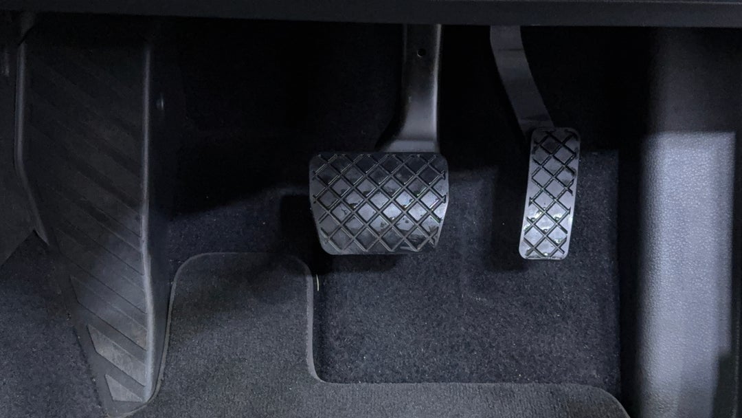 2015 Volkswagen Golf 103 Tsi Highline, Automatic, 55091 km, Pedals and Footmat