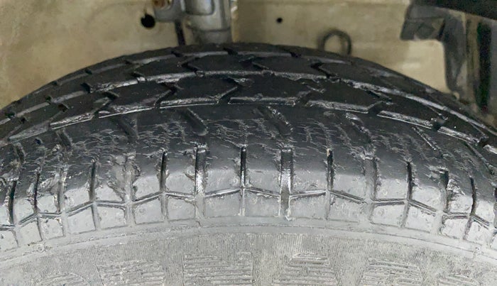 2016 Maruti Swift LXI OPT, Petrol, Manual, 29,093 km, Right Front Tyre Tread