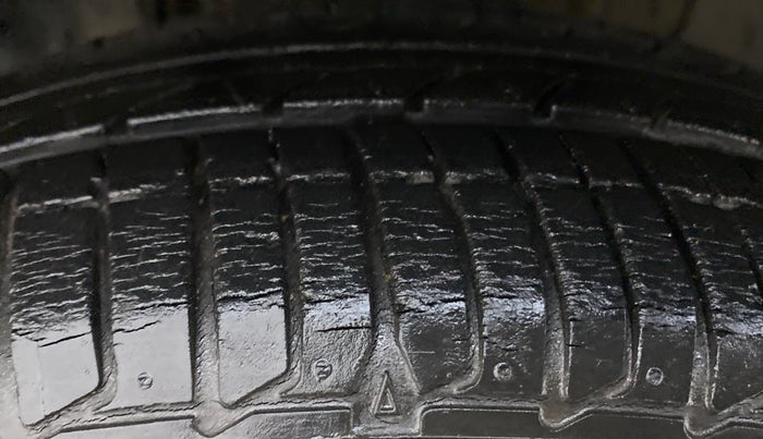 2017 Tata TIGOR XZ 1.2 REVOTRON OPT, Petrol, Manual, 17,186 km, Left Front Tyre Tread