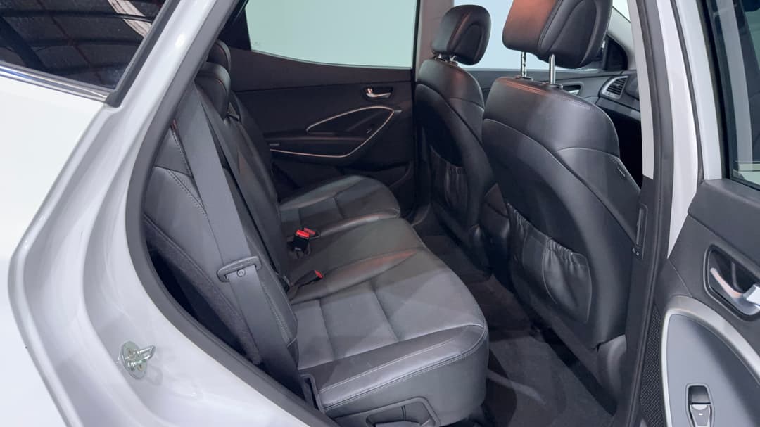 2018 Hyundai Santa Fe Active X, Automatic, 121836 km, Right Side Rear Door Cabin View