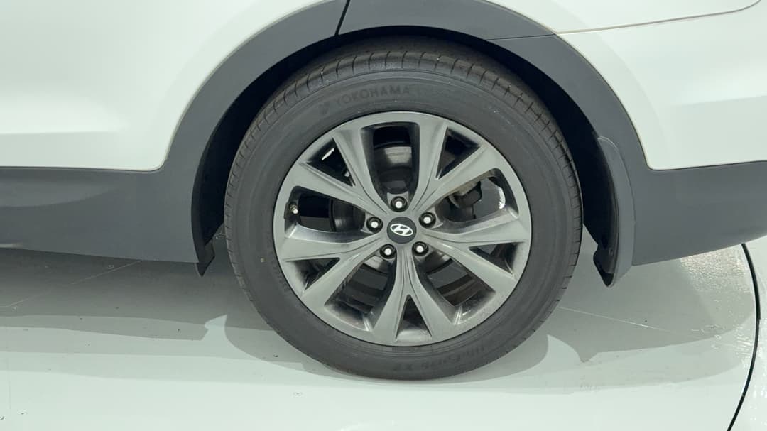 2018 Hyundai Santa Fe Active X, Automatic, 121836 km, Left Rear Wheel