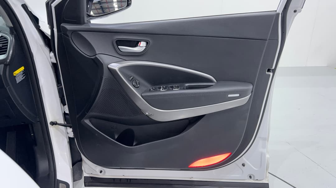 2018 Hyundai Santa Fe Active X, Automatic, 121836 km, Speaker View