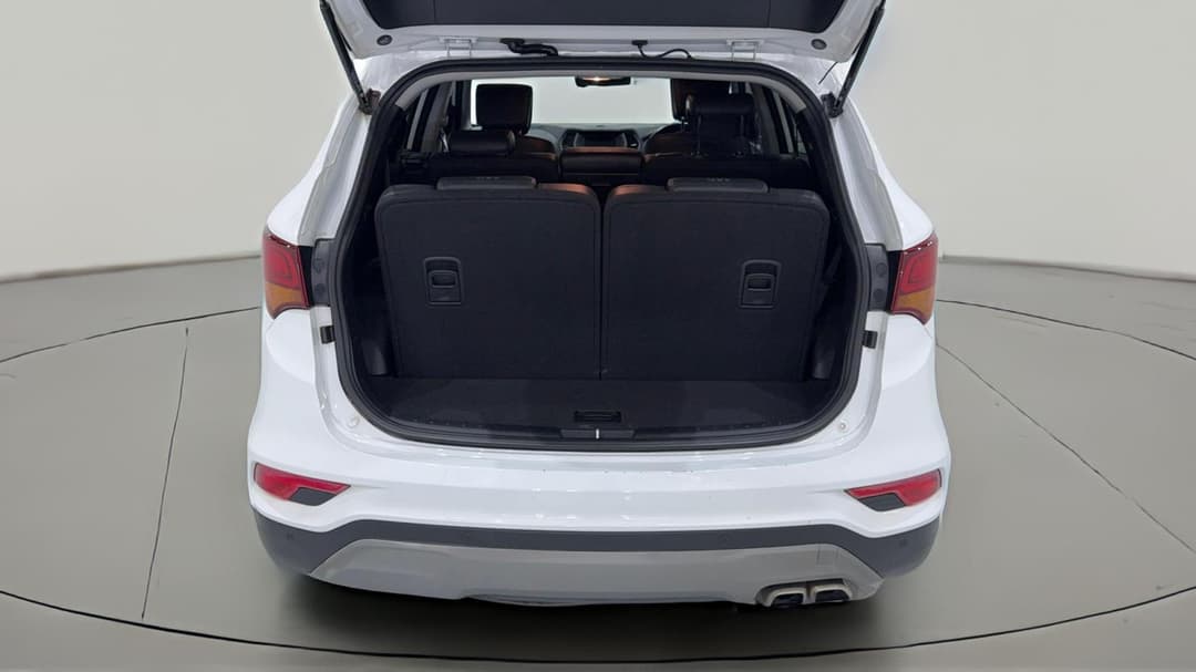 2018 Hyundai Santa Fe Active X, Automatic, 121836 km, Boot Inside View