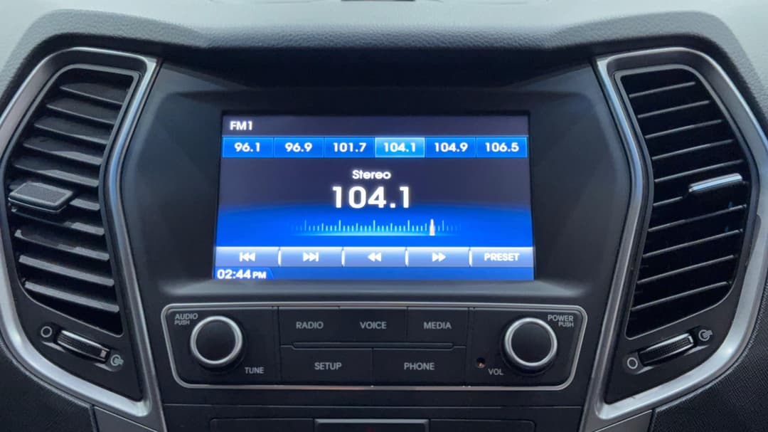 2018 Hyundai Santa Fe Active X, Automatic, 121836 km, Infotainment System