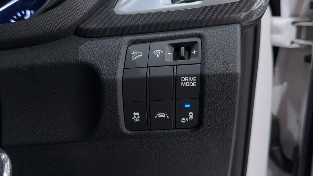 2018 Hyundai Santa Fe Active X, Automatic, 121836 km, Utility Switches/Buttons