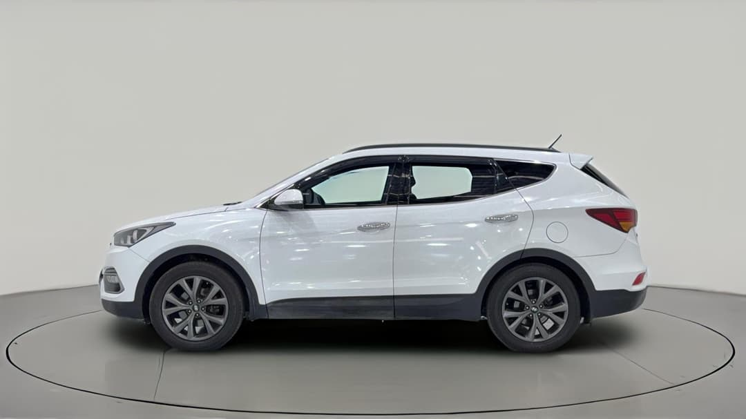 2018 Hyundai Santa Fe Active X, Automatic, 121836 km, Left Side View