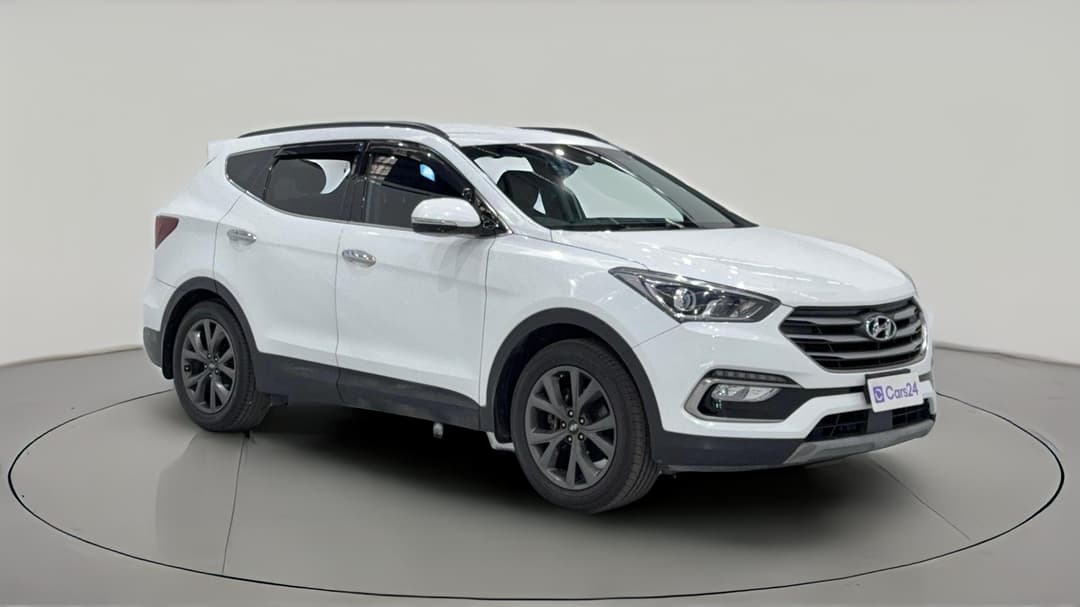 2018 Hyundai Santa Fe Active X, Automatic, 121836 km, Right Front Diagonal (45- Degree) View