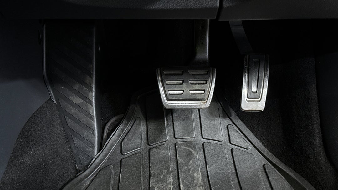 2015 SKODA Octavia Rs 162 Tsi, Automatic, 94691 km, Pedals and Footmat
