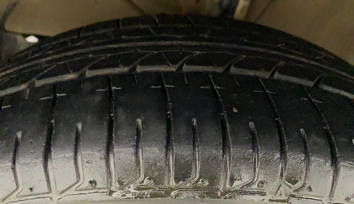 2019 Maruti XL6 ALPHA AT, Petrol, Automatic, 62,248 km, Left Front Tyre Tread