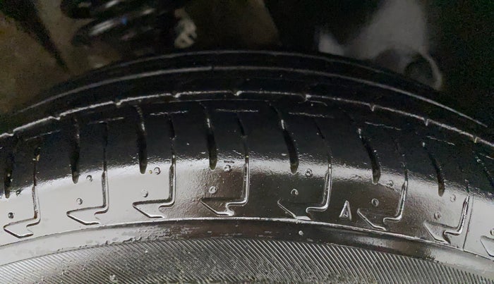 2017 Maruti IGNIS ZETA 1.2 AMT, Petrol, Automatic, 46,495 km, Right Front Tyre Tread