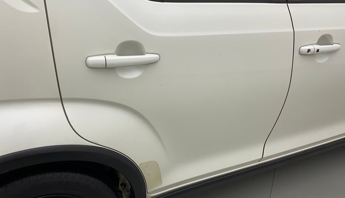 2017 Maruti IGNIS ZETA 1.2 AMT, Petrol, Automatic, 46,495 km, Right rear door - Minor scratches