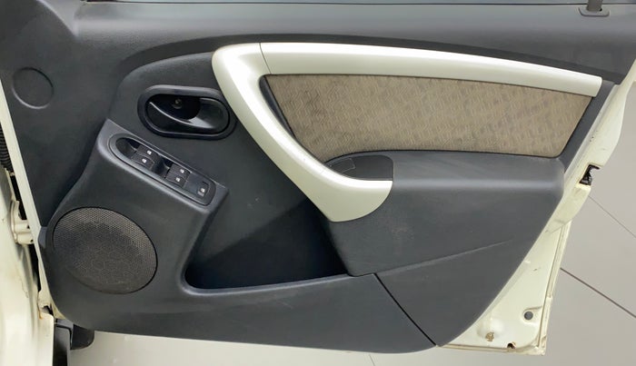 2014 Renault Duster 85 PS RXL DIESEL, Diesel, Manual, 97,491 km, Driver Side Door Panels Control