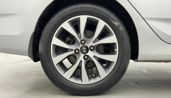 2013 Hyundai Verna FLUIDIC 1.6 SX CRDI, Diesel, Manual, 50,517 km, Right Rear Wheel