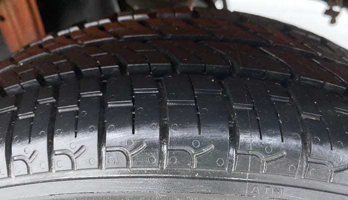 2016 Maruti Alto K10 VXI P, Petrol, Manual, 9,318 km, Left Rear Tyre Tread