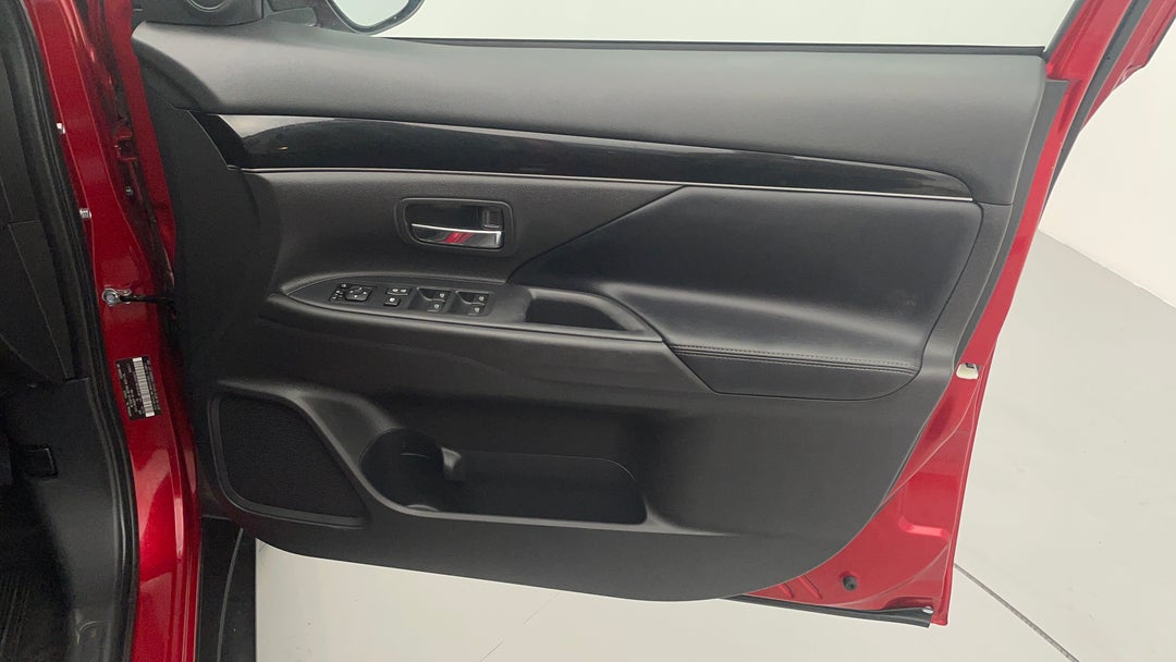 2020 Mitsubishi Outlander Ls 7 Seat (2wd), Automatic, 49651 km, Speaker View