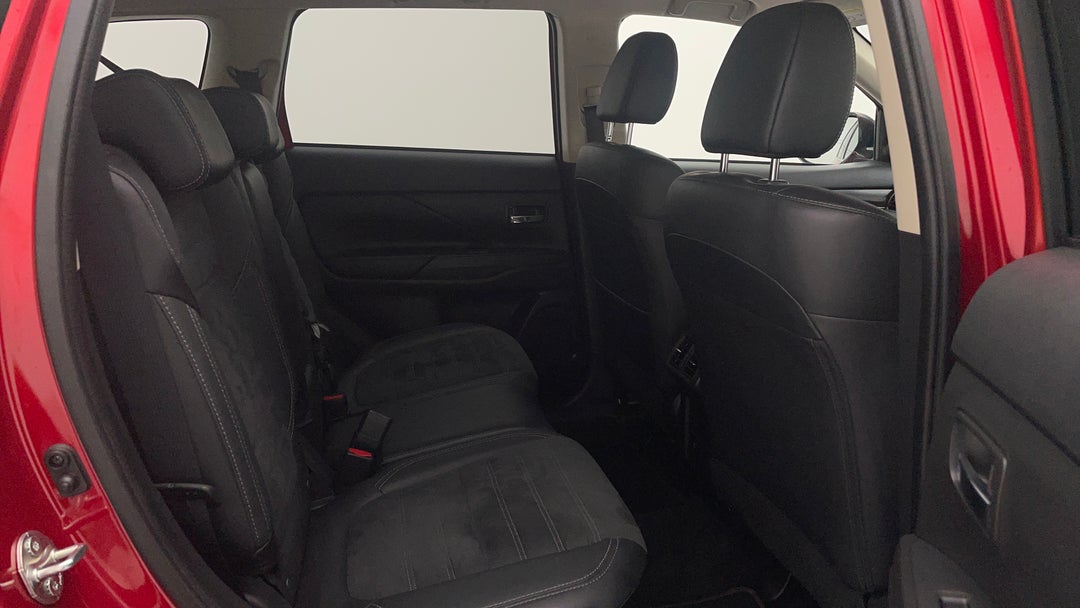 2020 Mitsubishi Outlander Ls 7 Seat (2wd), Automatic, 49651 km, Right Side Rear Door Cabin View