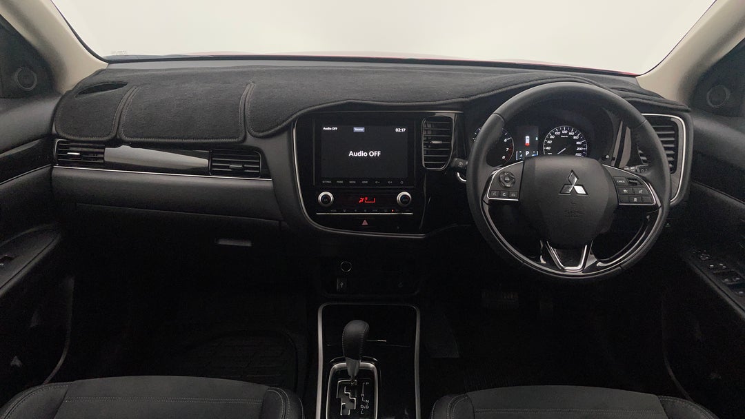 2020 Mitsubishi Outlander Ls 7 Seat (2wd), Automatic, 49651 km, Dashboard View