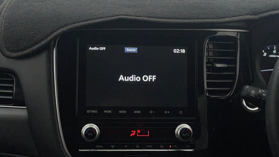 2020 Mitsubishi Outlander Ls 7 Seat (2wd), Automatic, 49651 km, Infotainment System